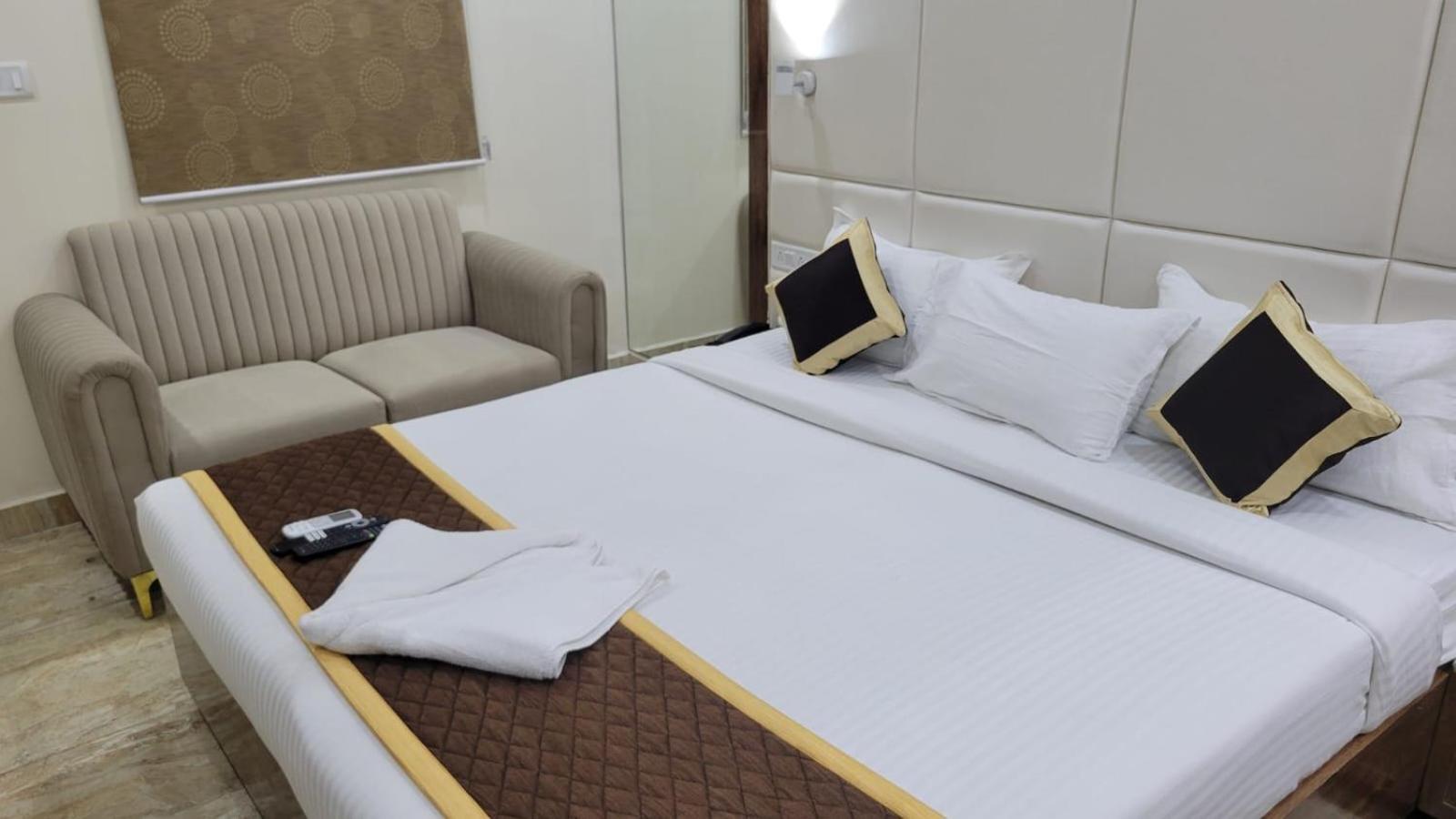 Grace Residency Chennai Airport Hotel Kültér fotó